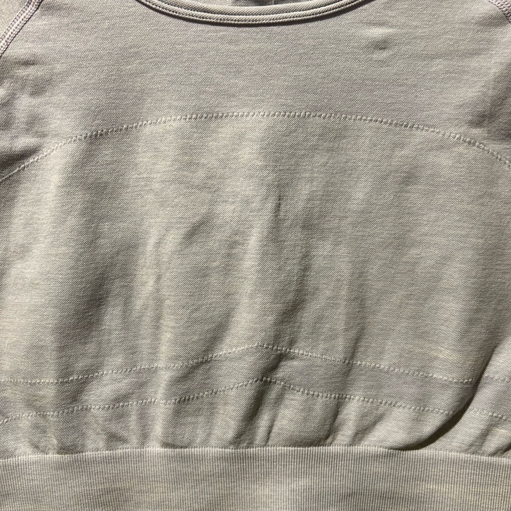 Cropped‎ Workout Top - Picture 2 of 4
